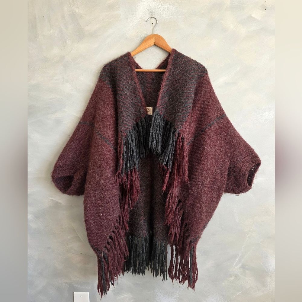Vtg Sinfully Original by Lin Oglesby Burgundy Gray Woven Mohair Poncho OS